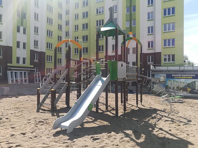 Детский игровой комплекс у дома